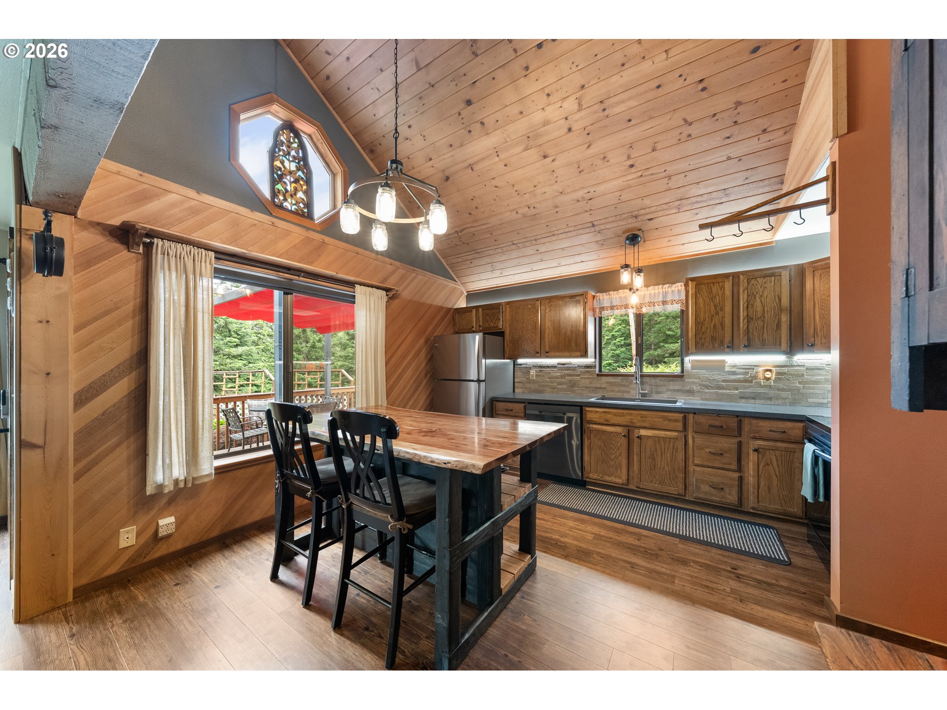 320 Rays Lane Tenmile, OR 97481 - Photo 11 of 48 Gallery Image 11