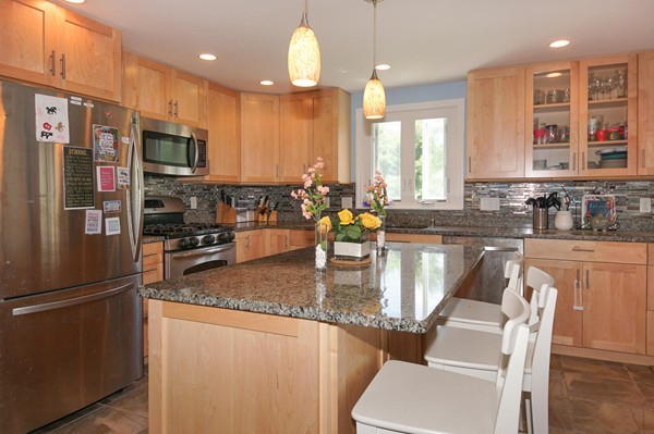 70 Hooper Road Dedham, MA 02026 - Photo 3 of 14 Gallery Image 3