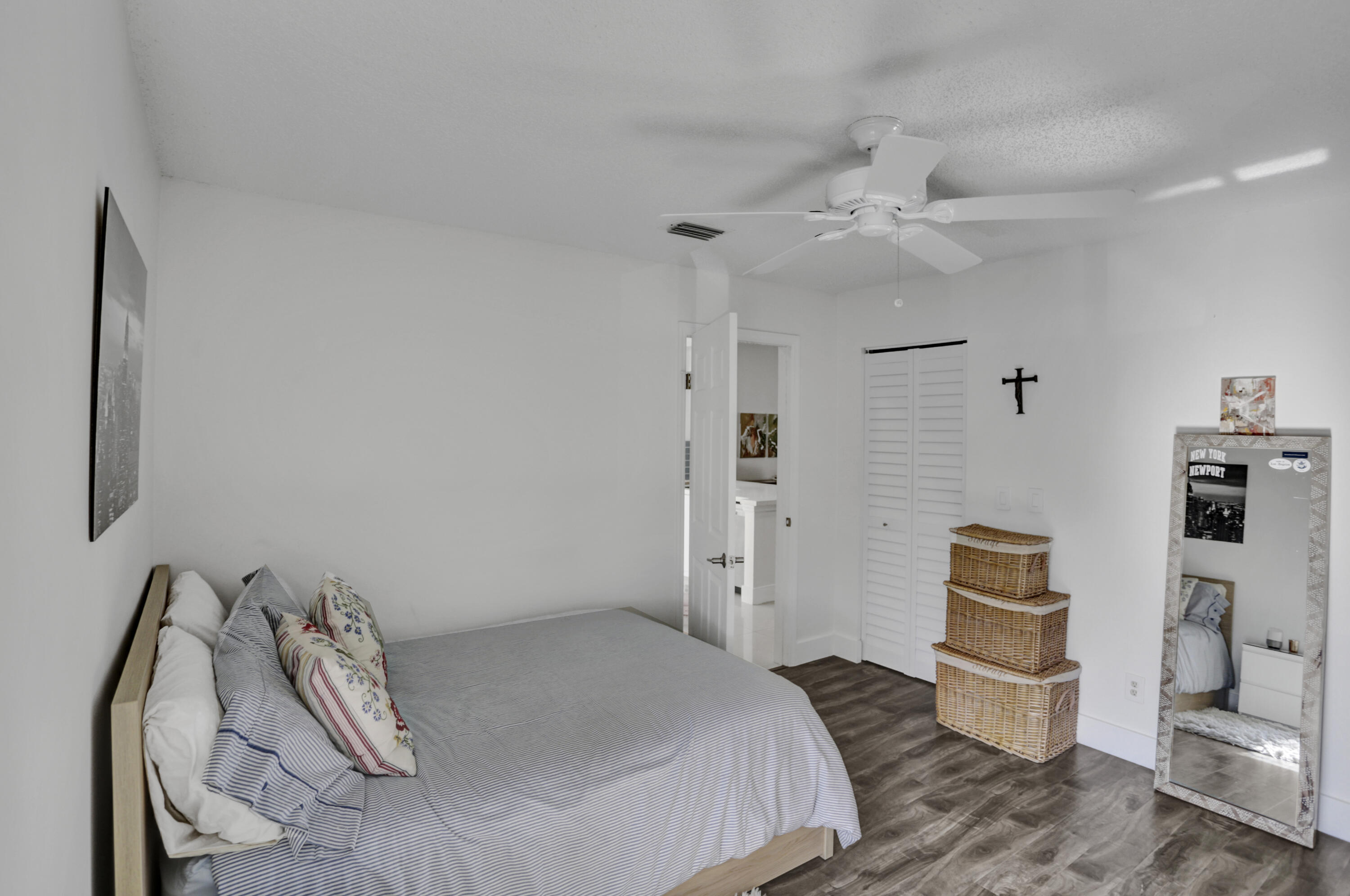 300 East Club Circle, Unit 204 Boca Raton, FL 33487 - Photo 27 of 39 2nd Bedroom