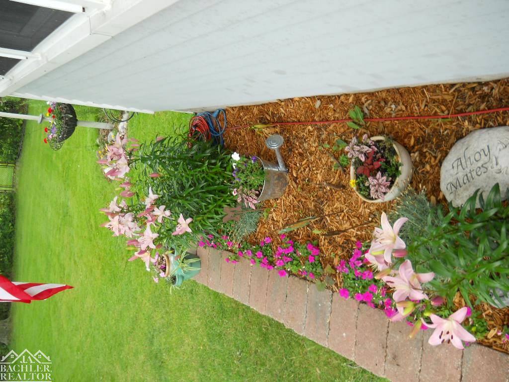 6677 South River Road Marine City, MI 48039 - Photo 19 of 34 31222684-18.JPG