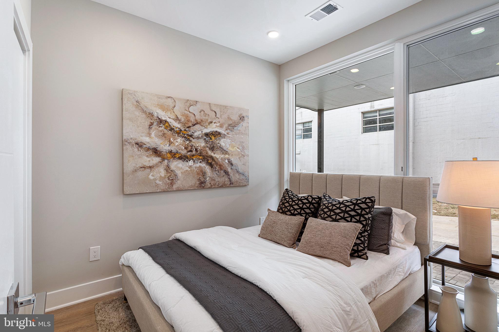 820 18th Street Northeast, Unit 102 Washington, DC 20002 - Photo 4 of 9
