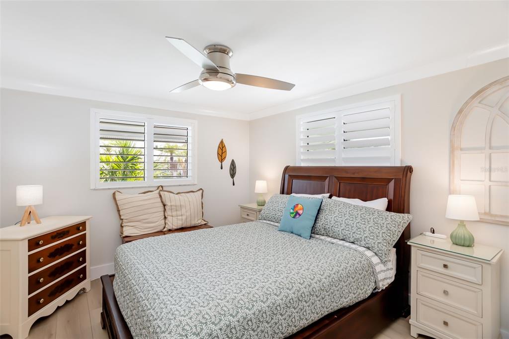 546 Spanish Drive South Longboat Key, FL 34228 - Photo 25 of 57