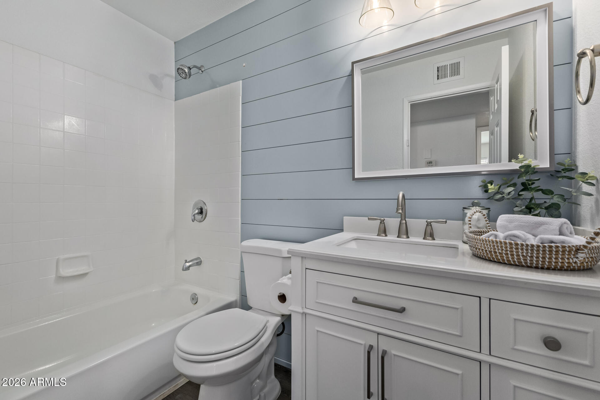 424 East Fillmore Street Tempe, AZ 85288 - Photo 10 of 21 Hall Bath