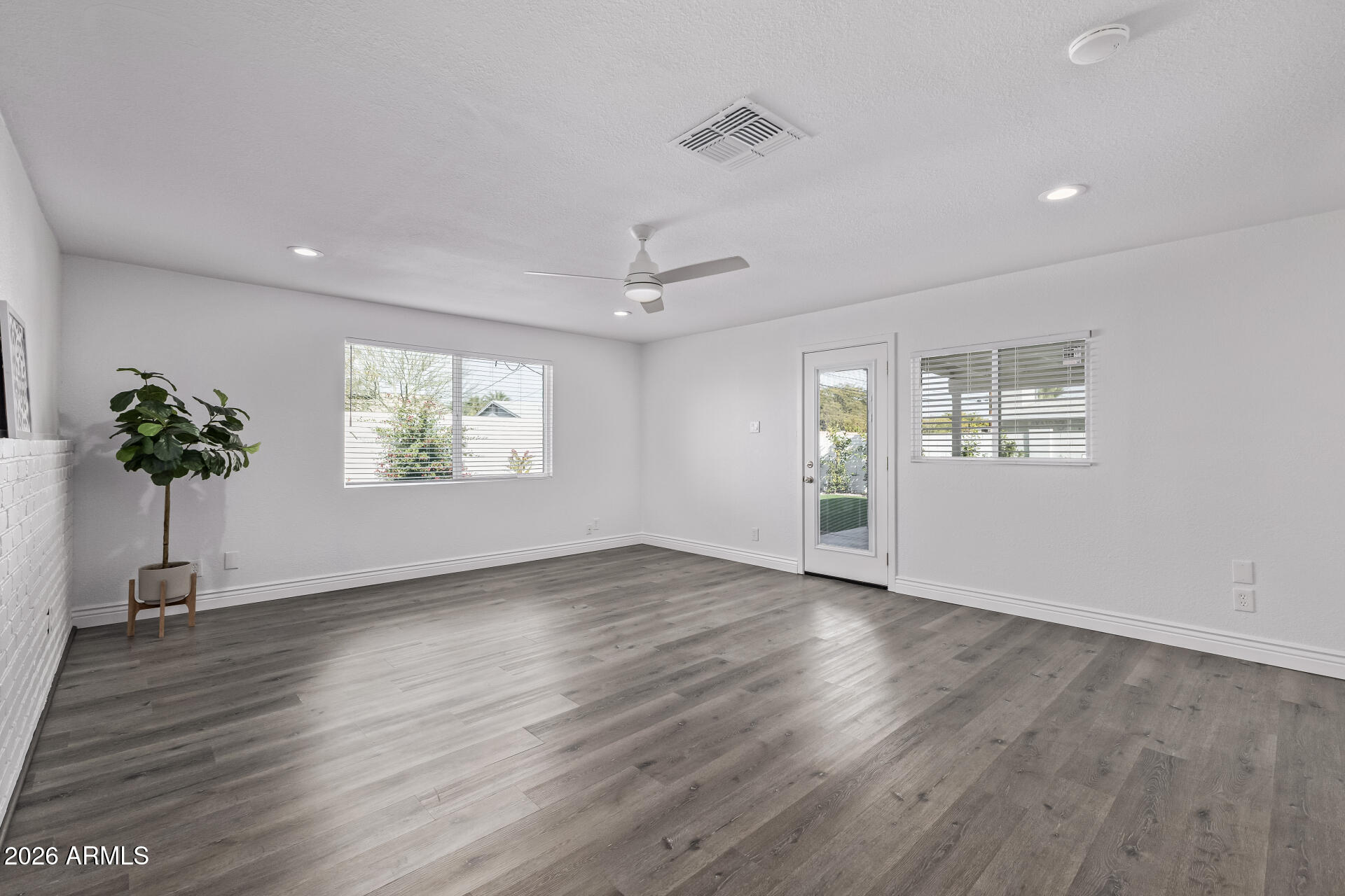 424 East Fillmore Street Tempe, AZ 85288 - Photo 18 of 21 Large Family/Dining Room