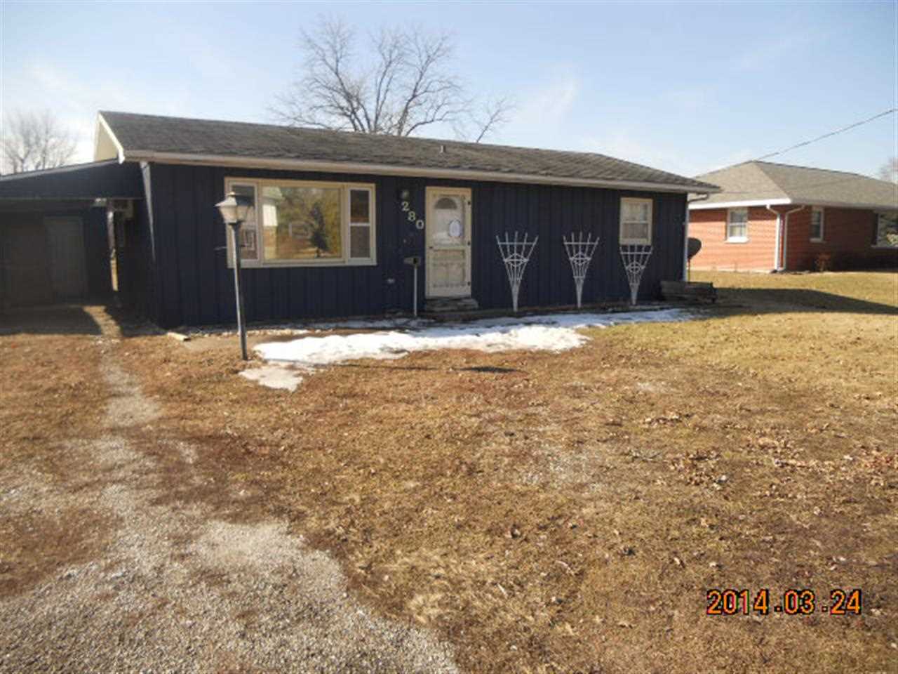 280 Hansford Street Carthage, IL 62321 - Photo 1 of 9