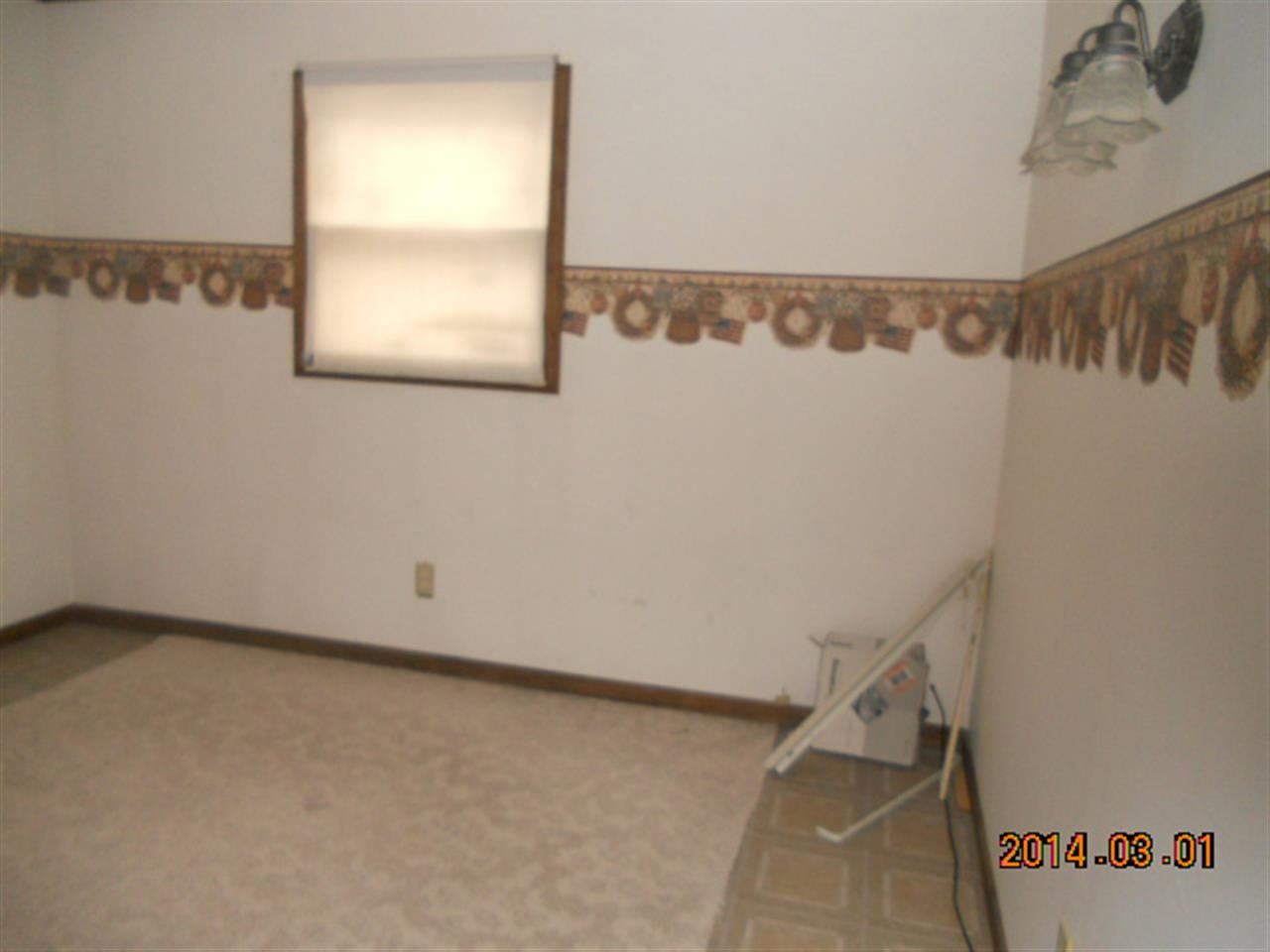 280 Hansford Street Carthage, IL 62321 - Photo 6 of 9