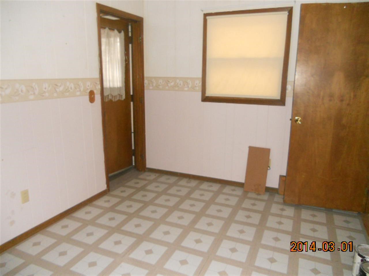 280 Hansford Street Carthage, IL 62321 - Photo 7 of 9