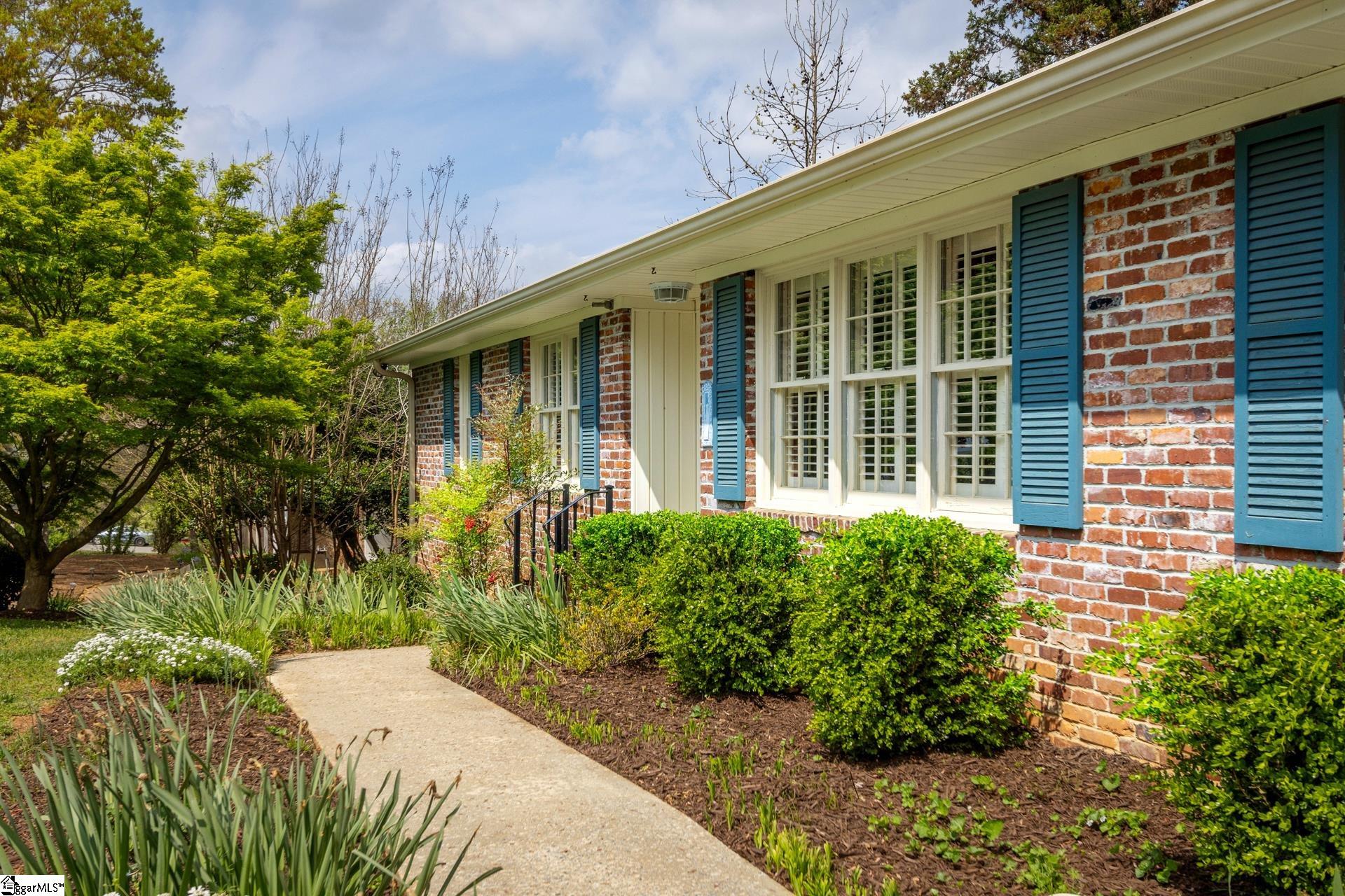 743 Richbourg Road Greenville, SC 29615 - Photo 2 of 31 Gallery Image 2
