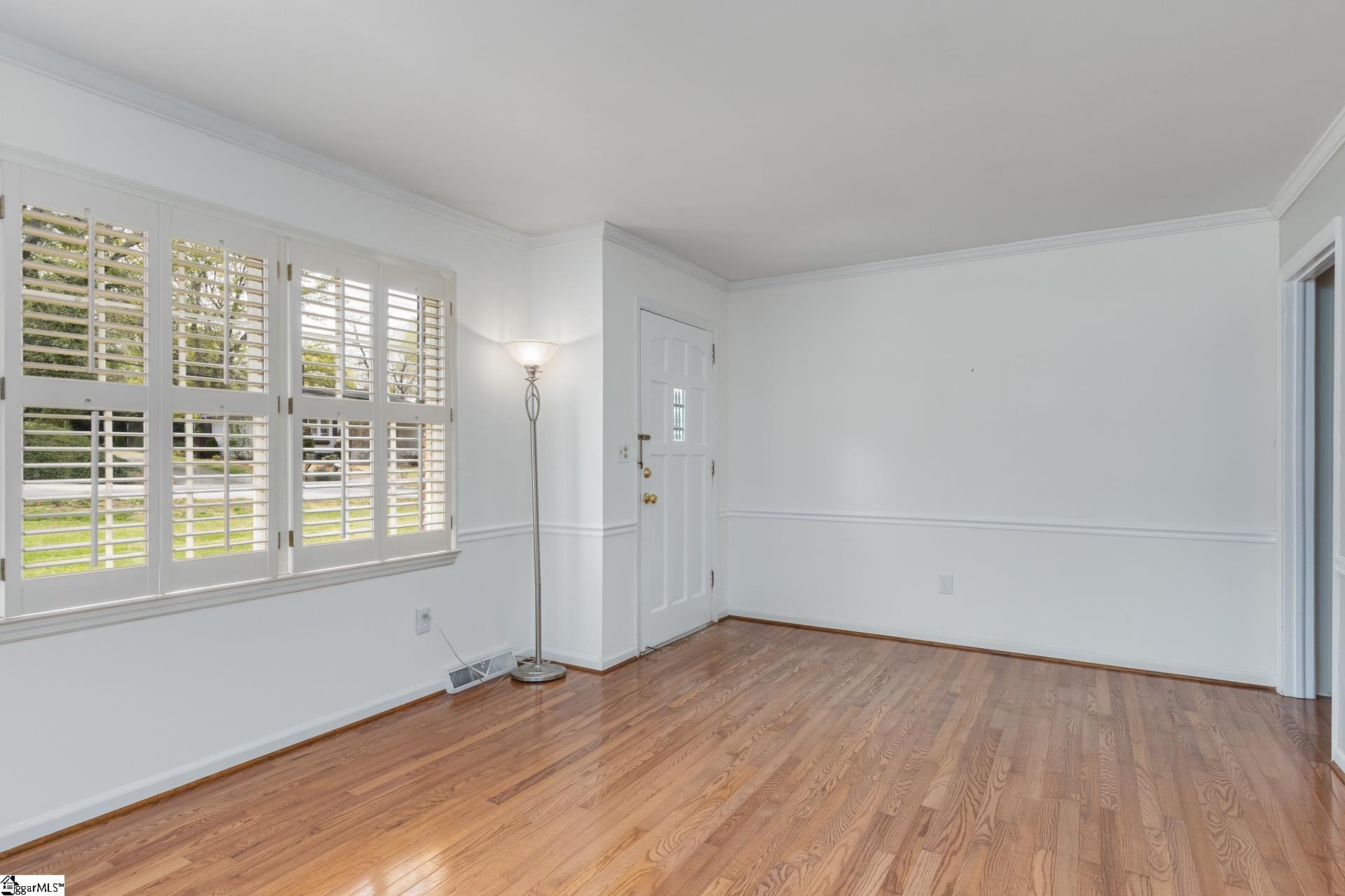 743 Richbourg Road Greenville, SC 29615 - Photo 4 of 31 Gallery Image 4