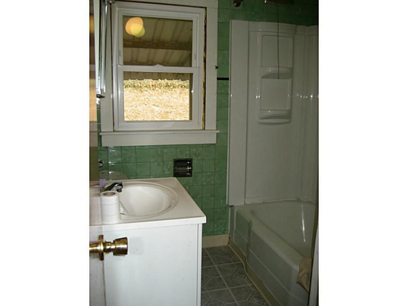 435 Miller Avenue Butler, PA 16001 - Photo 15 of 21 Full Bath.