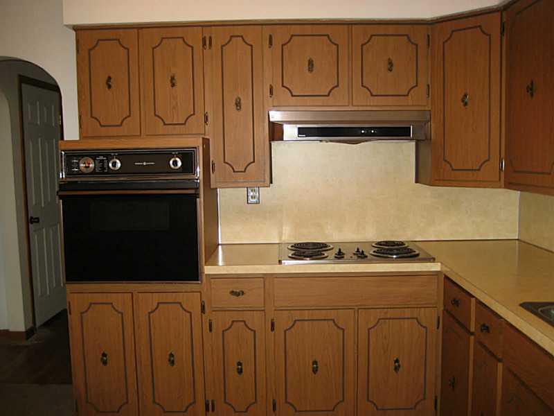 435 Miller Avenue Butler, PA 16001 - Photo 6 of 21 Kitchen.