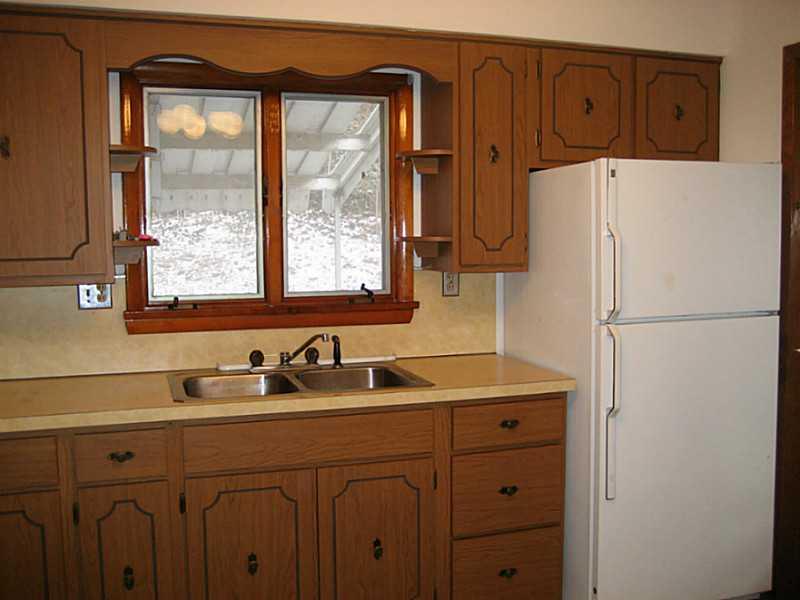 435 Miller Avenue Butler, PA 16001 - Photo 8 of 21 Kitchen.