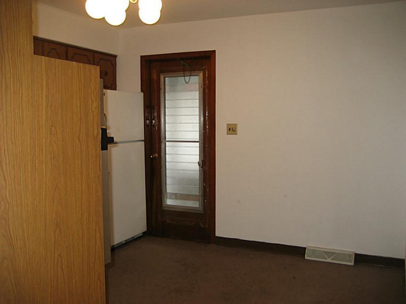 435 Miller Avenue Butler, PA 16001 - Photo 9 of 21 Kitchen.