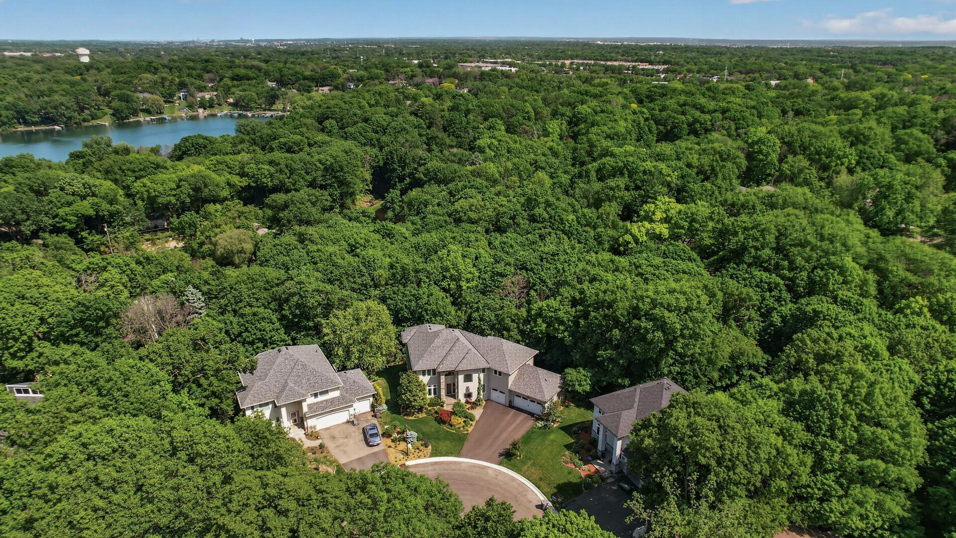 381 Del Rio Drive Chanhassen, MN 55317 - Photo 17 of 30