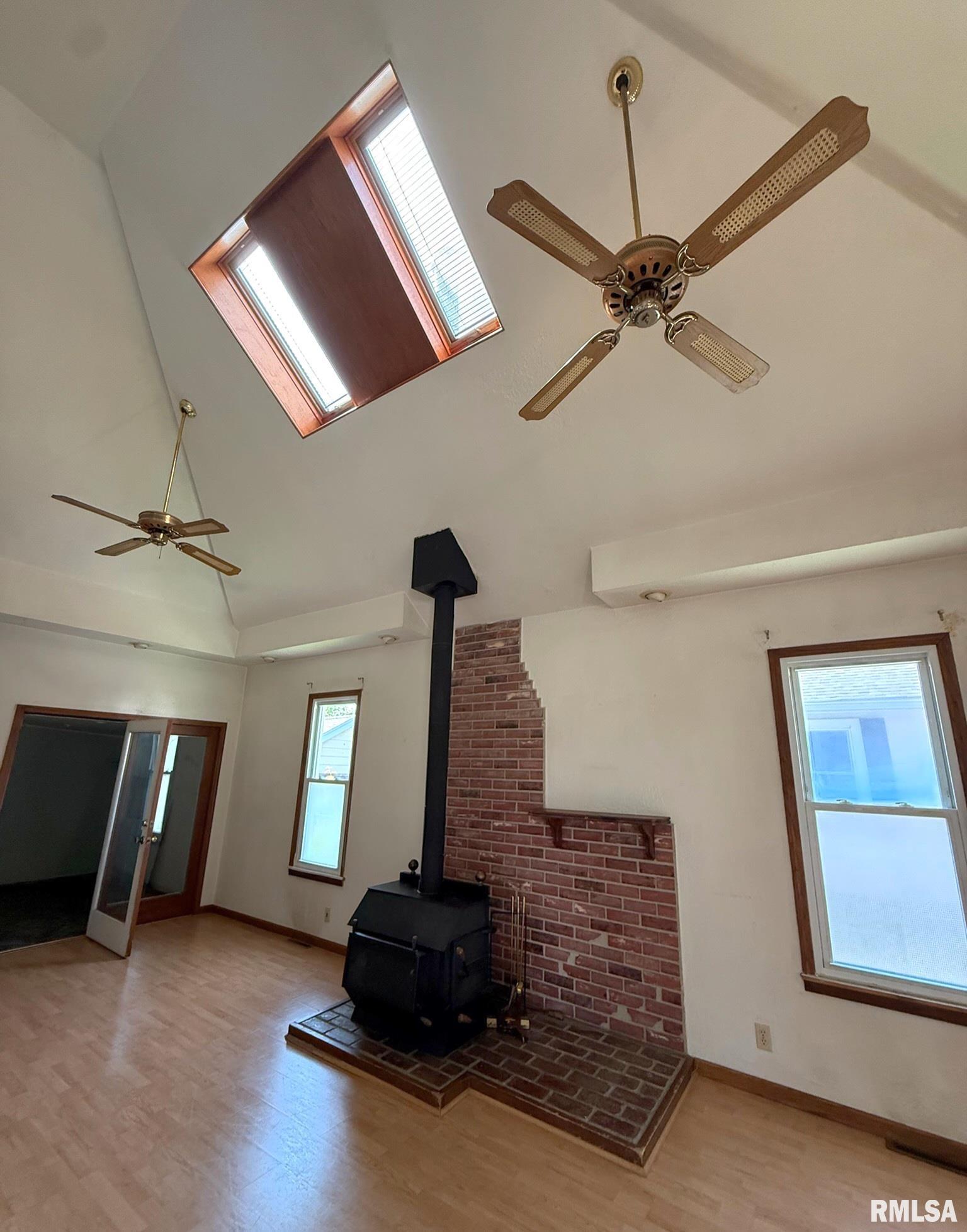 517 Baxter Court Canton, IL 61520 - Photo 5 of 39