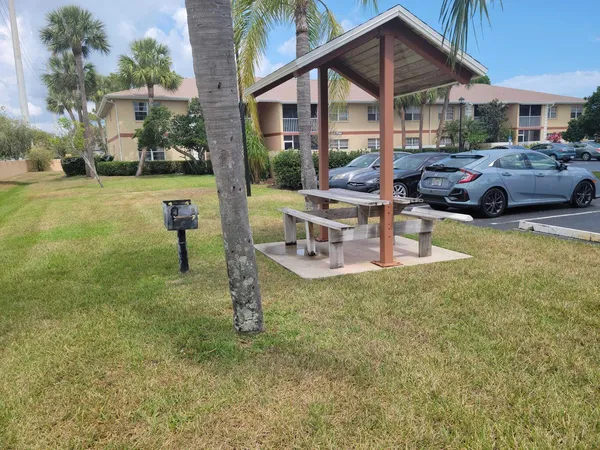 $1,750 | 1536 Southeast Royal Green Circle, Unit 101, Port St. Lucie, FL 34952