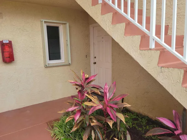 $1,750 | 1536 Southeast Royal Green Circle, Unit 101, Port St. Lucie, FL 34952
