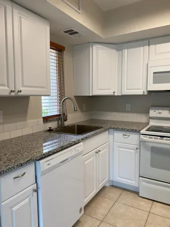 $1,750 | 1536 Southeast Royal Green Circle, Unit 101, Port St. Lucie, FL 34952