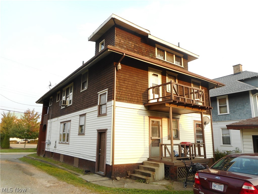 211 Exeter Avenue Southwest Canton, OH 44710 - Photo 3 of 19