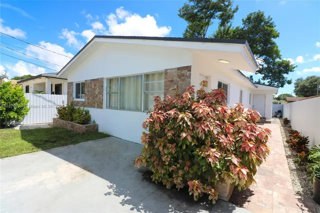 $2,800 | 2126 Northwest 47th Terrace, Unit A, Miami, FL 33142