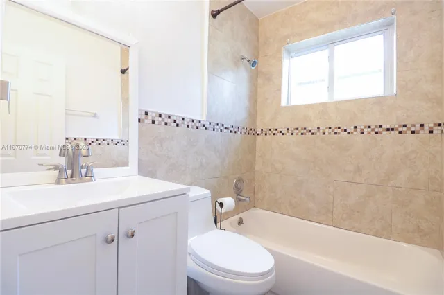 $2,800 | 2126 Northwest 47th Terrace, Unit A, Miami, FL 33142