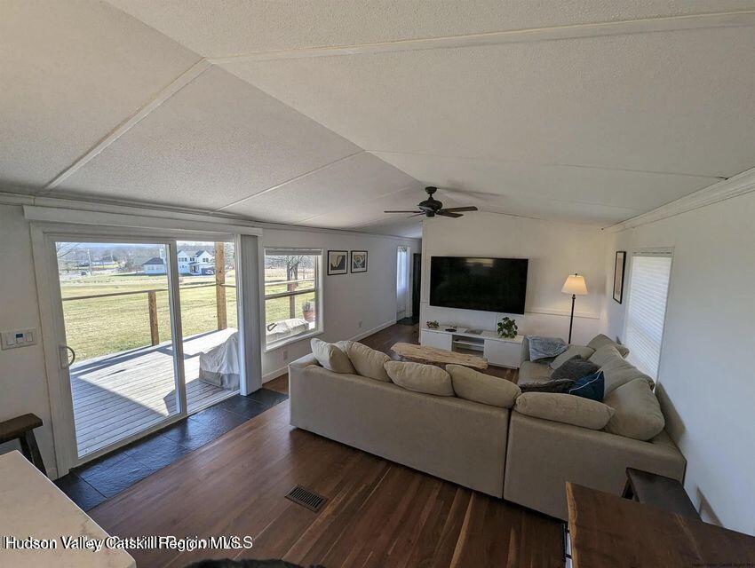 91 Shaft Road Gardiner, NY 12525 - Photo 5 of 29 20240710183823134577000000-o