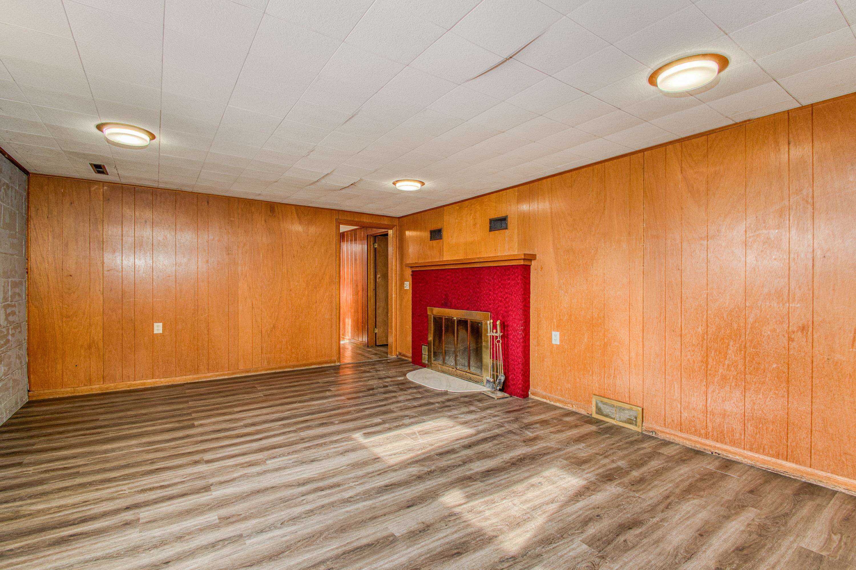 806 Driver Street Darlington, WI 53530 - Photo 18 of 35