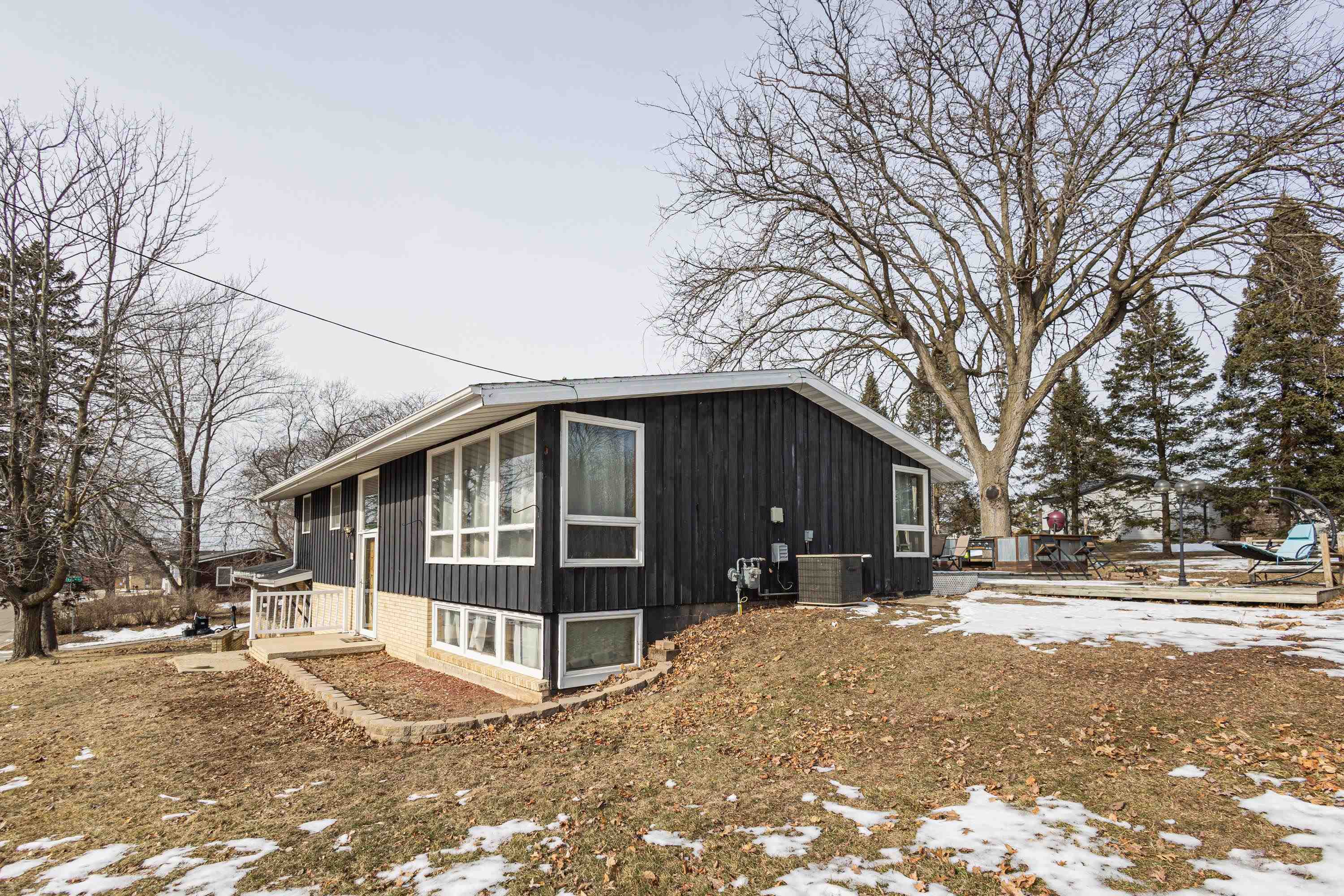 806 Driver Street Darlington, WI 53530 - Photo 2 of 35