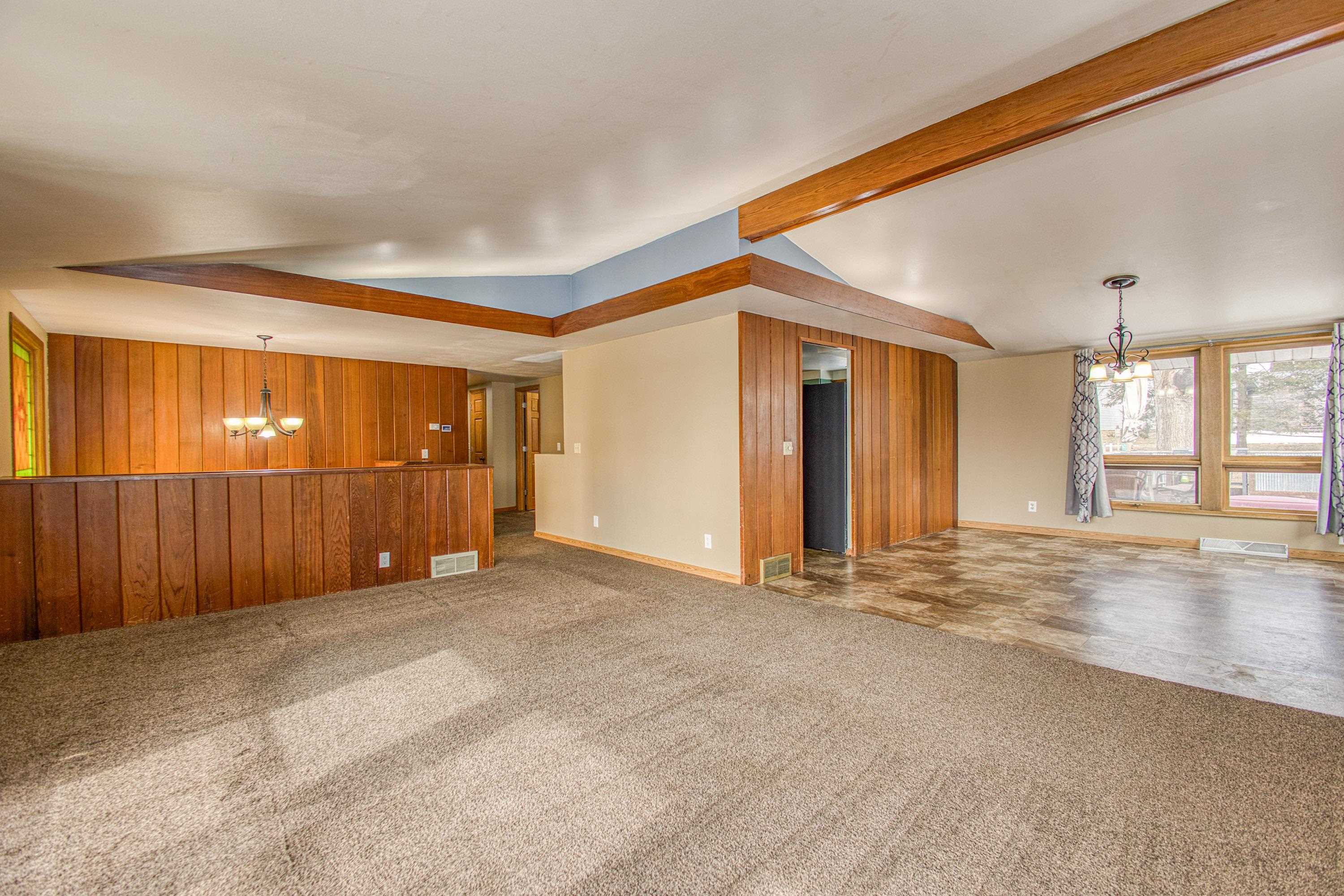 806 Driver Street Darlington, WI 53530 - Photo 3 of 35