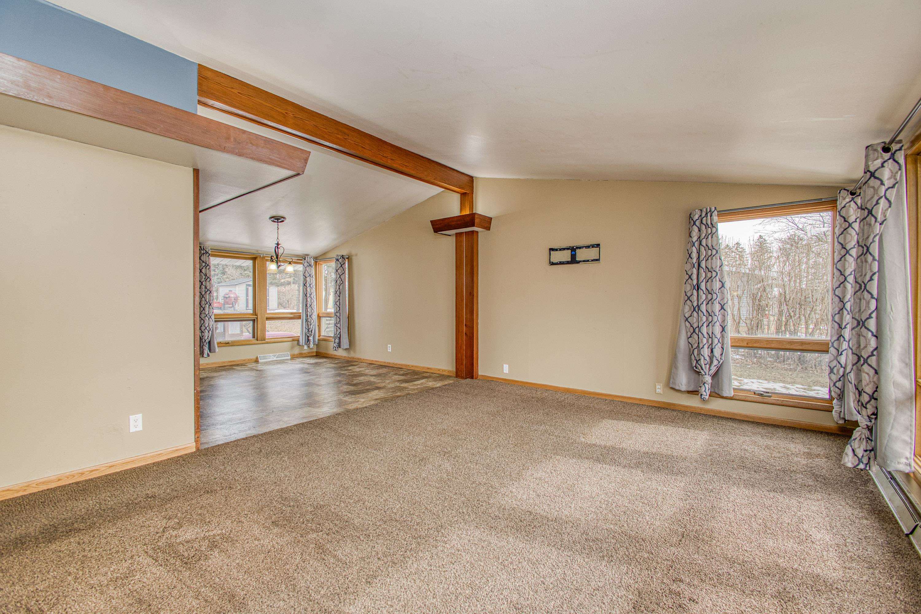 806 Driver Street Darlington, WI 53530 - Photo 5 of 35