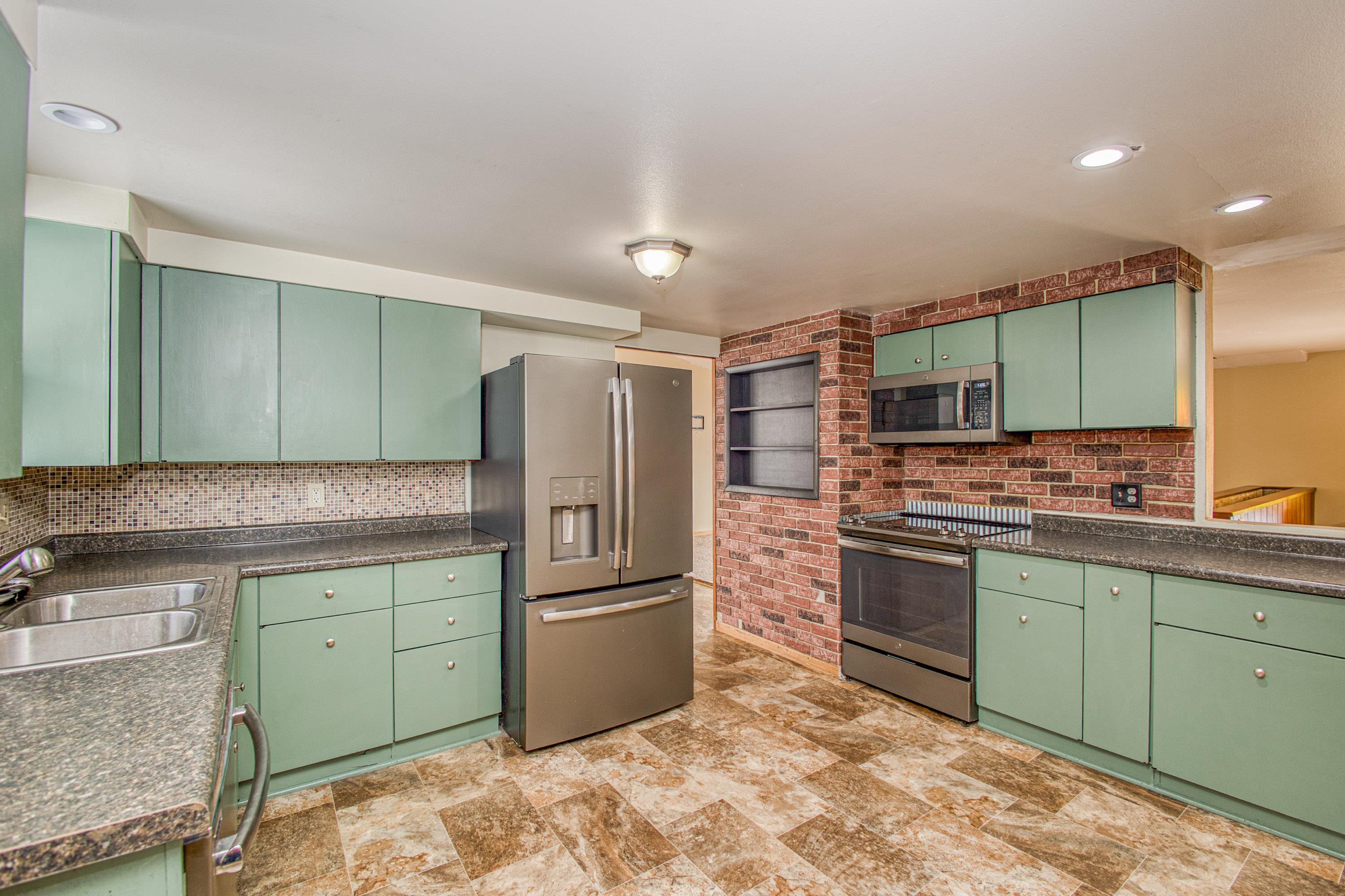 806 Driver Street Darlington, WI 53530 - Photo 8 of 35