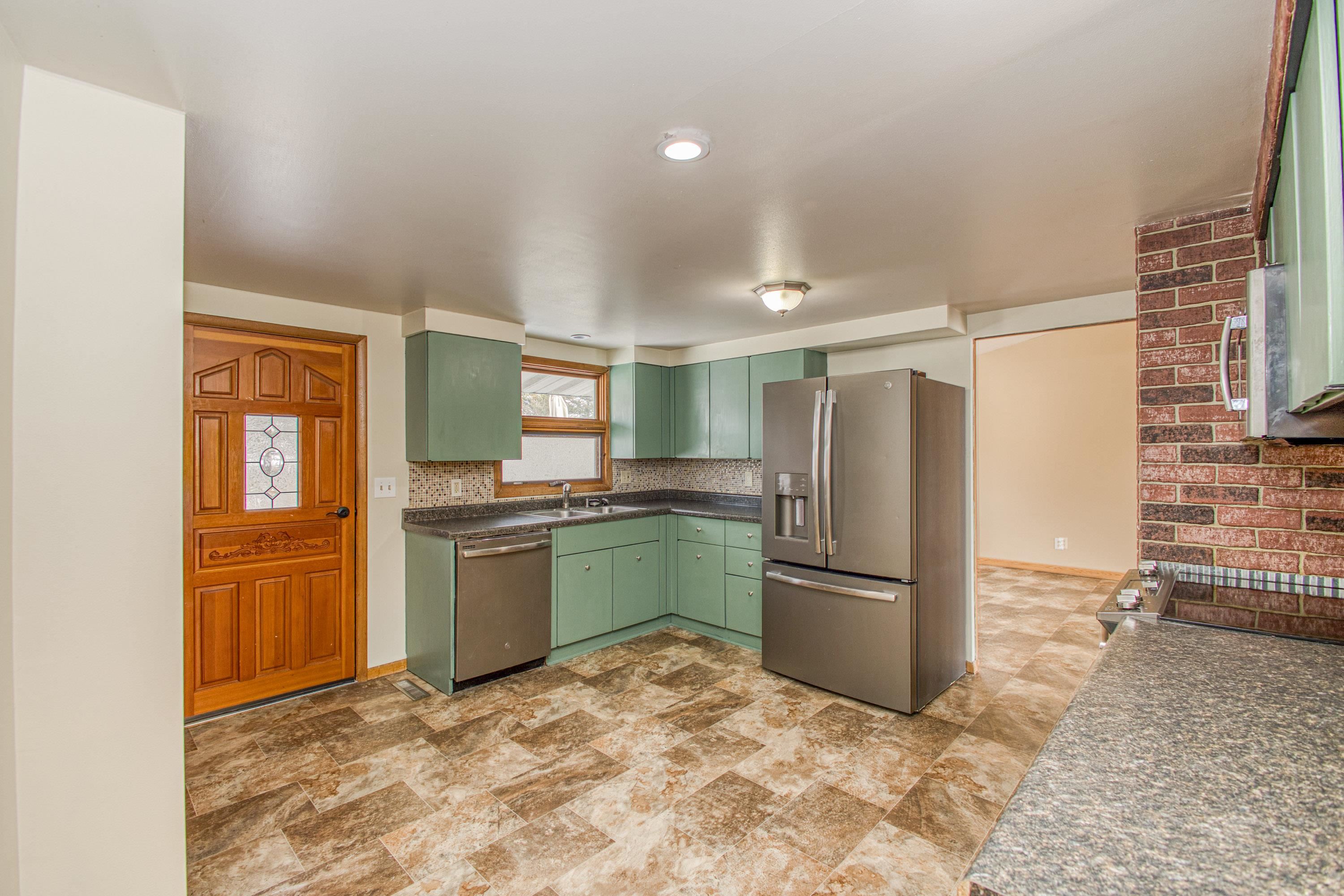 806 Driver Street Darlington, WI 53530 - Photo 9 of 35