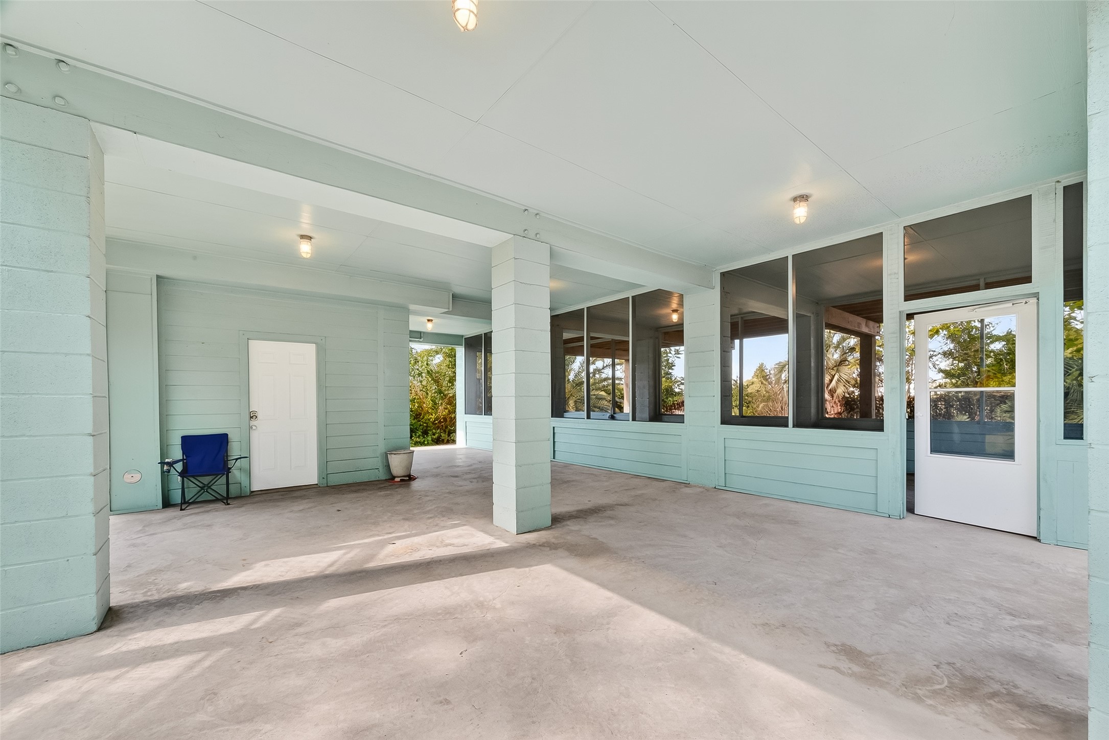 180 Grove Road Kemah, TX 77565 - Photo 42 of 50 a view of a big room with wooden floor and a fireplace