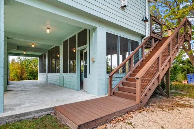 a view of entryway with a front door