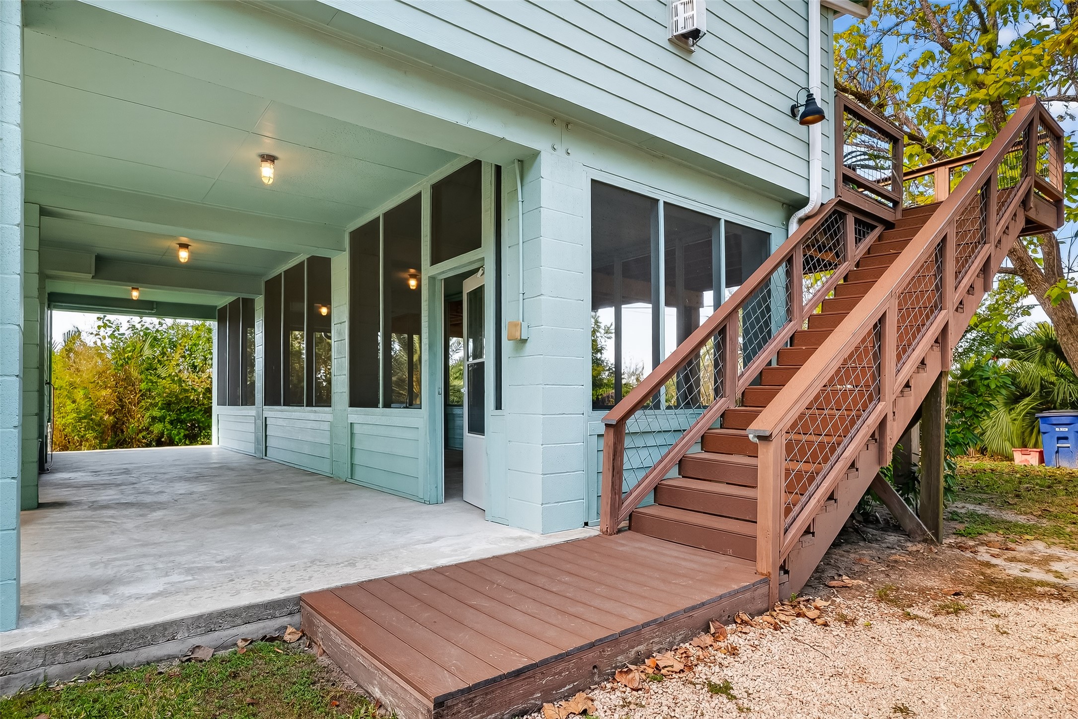180 Grove Road Kemah, TX 77565 - Photo 6 of 50 a view of entryway with a front door