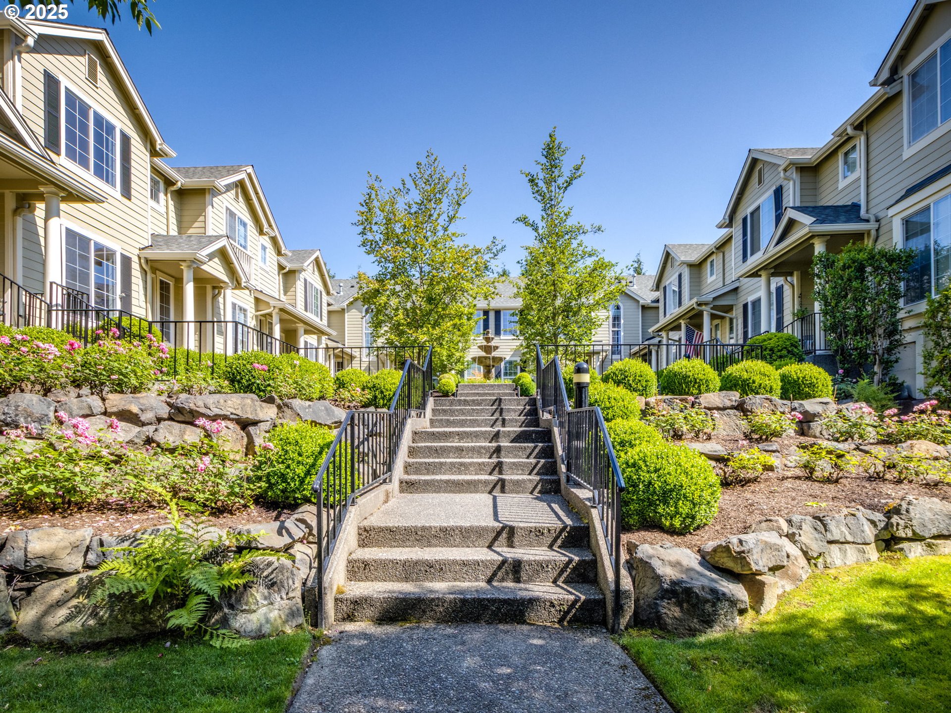 11656 Southwest Auklet Loop Beaverton, OR 97007 - Photo 2 of 40