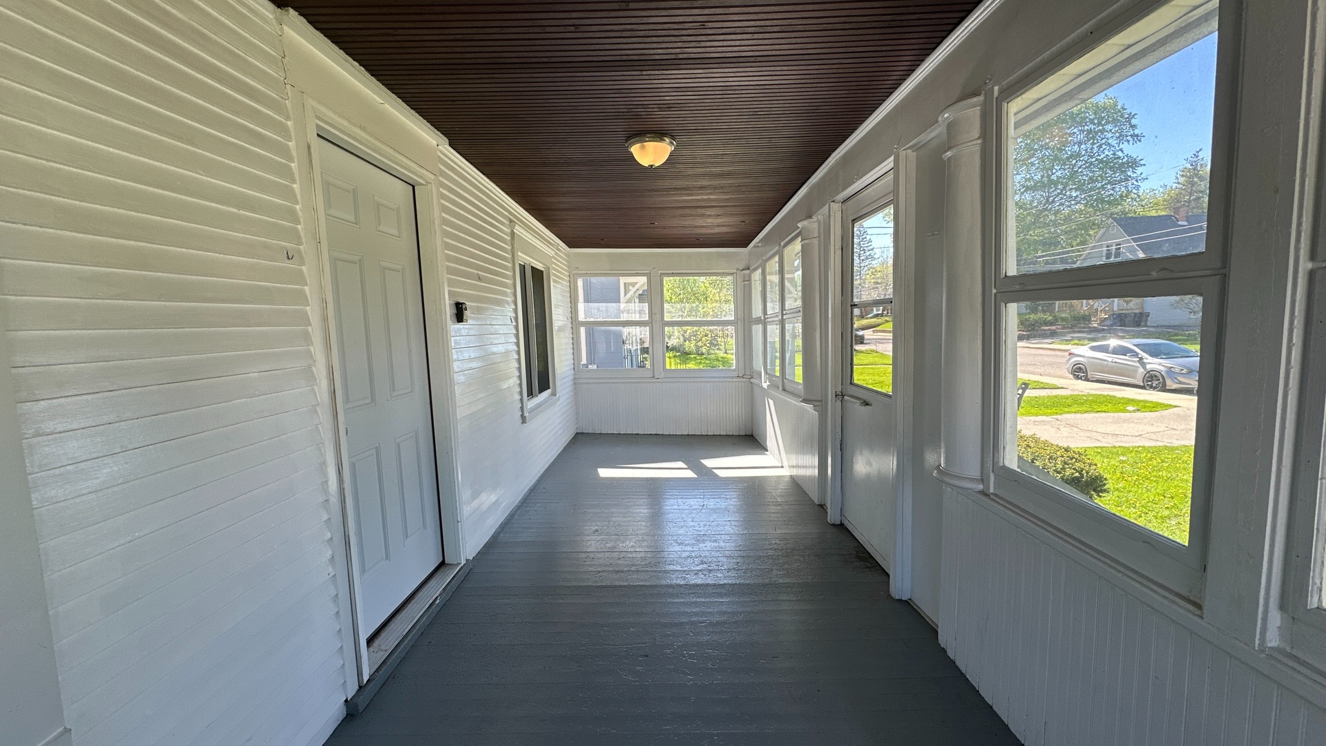 453 Addison Street Elgin, IL 60120 - Photo 3 of 19