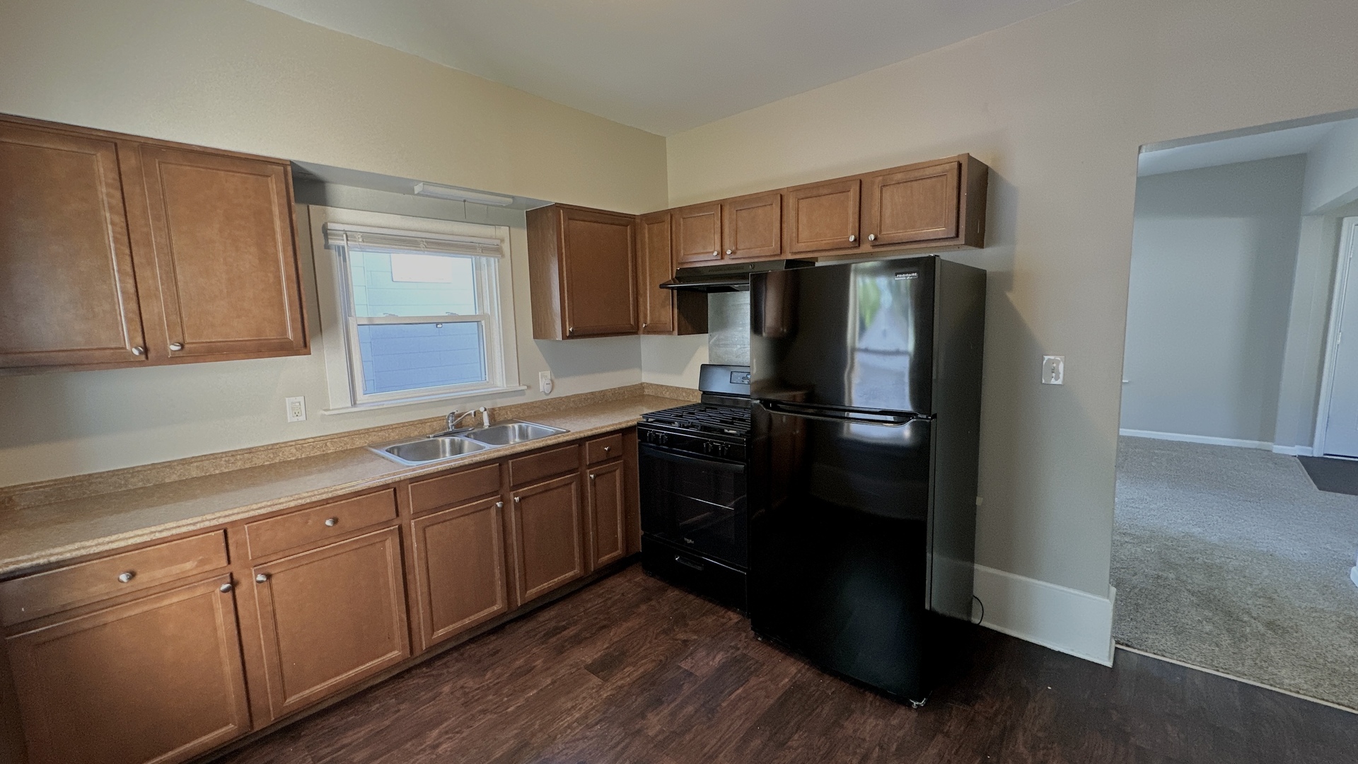 453 Addison Street Elgin, IL 60120 - Photo 6 of 19