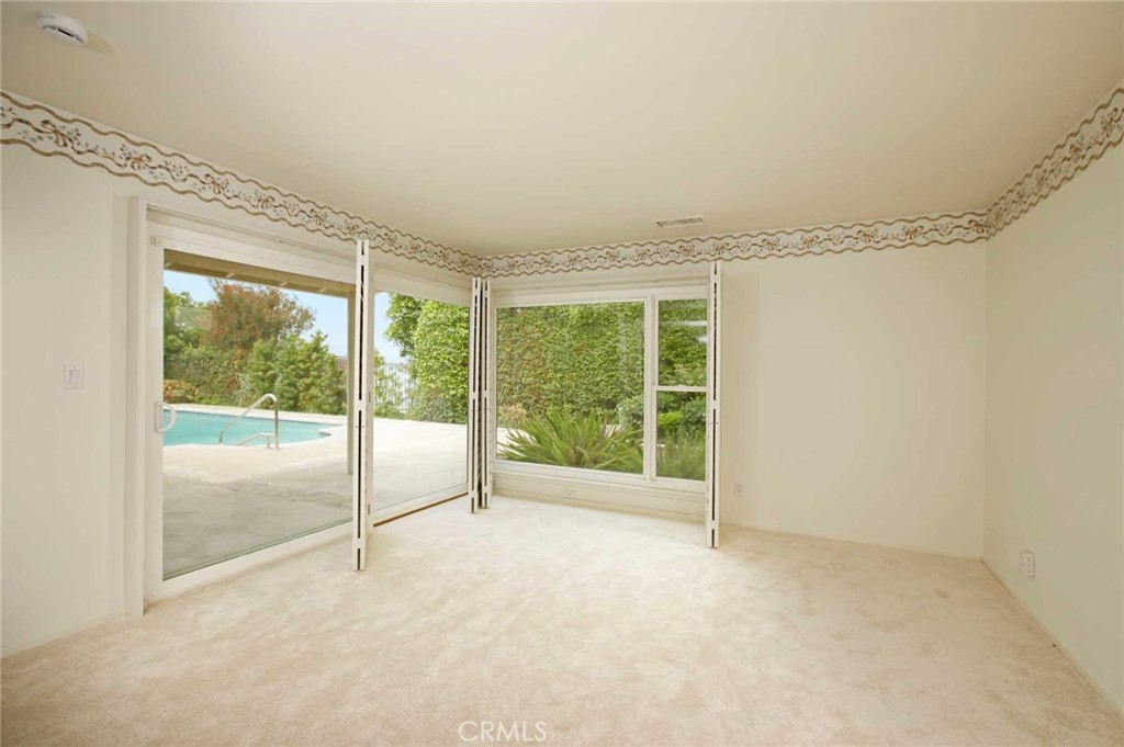 1029 Cornell Drive Burbank, CA 91504 - Photo 17 of 62 en suite bedroom