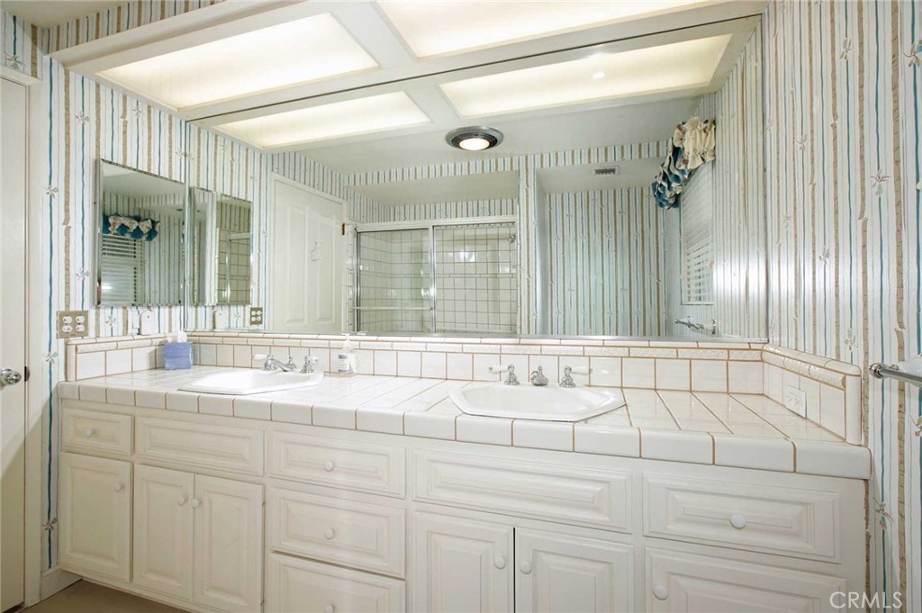 1029 Cornell Drive Burbank, CA 91504 - Photo 23 of 62 hall bathroom