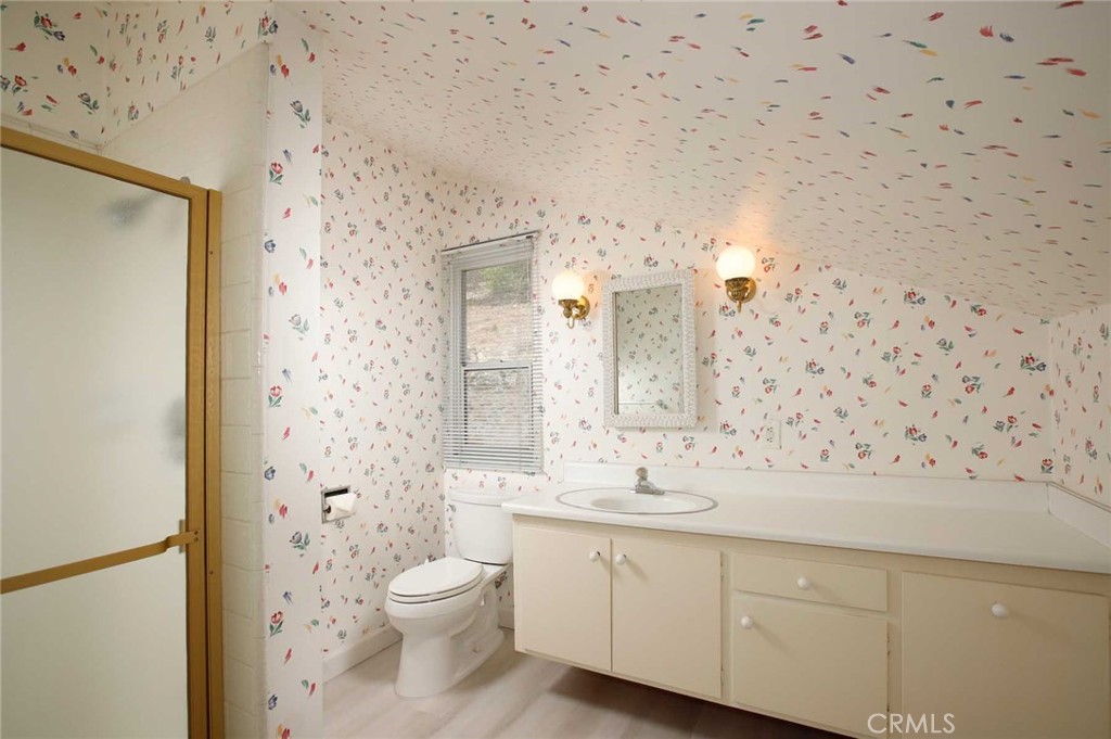 1029 Cornell Drive Burbank, CA 91504 - Photo 27 of 62 upstairs bath