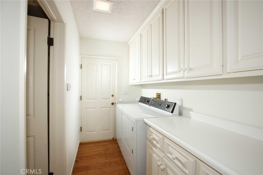 1029 Cornell Drive Burbank, CA 91504 - Photo 29 of 62 Utility laundry area