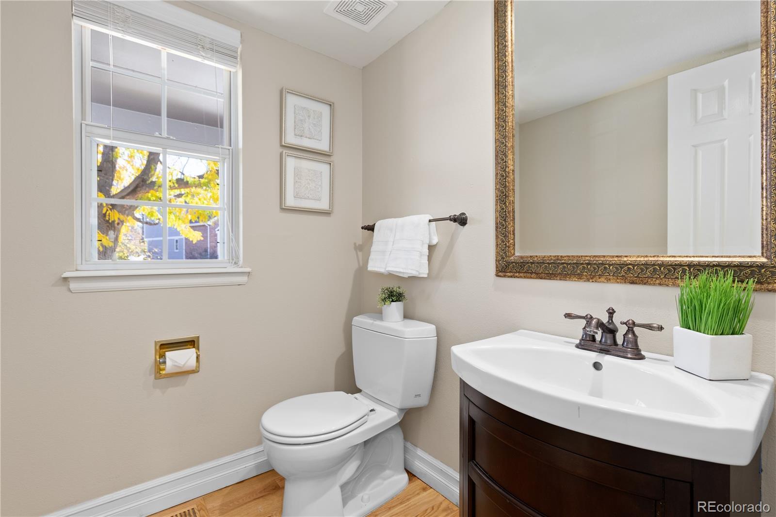 10015 Hughes Place Highlands Ranch, CO 80126 - Photo 15 of 42