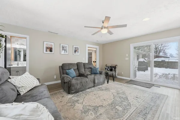 $238,500 | 705 North Maxine Drive, Ossian, IN 46777