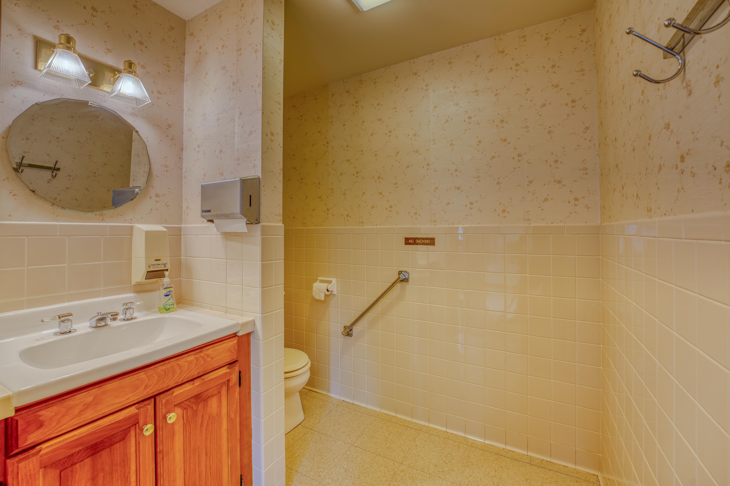 188 Cottage Street Littleton, NH 03561 - Photo 18 of 45