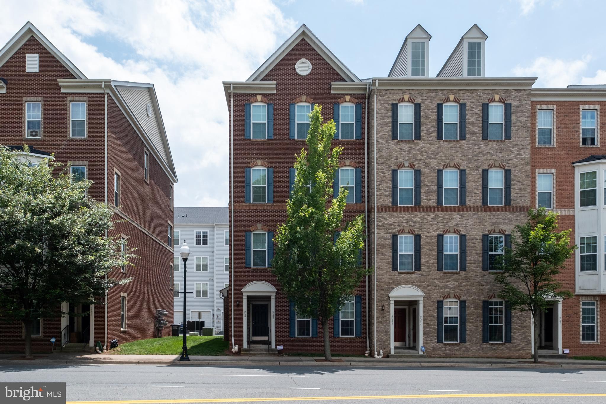 9583 Center Street Manassas, VA 20110 - Photo 2 of 34 PERFECT location! WALK to 1st Fridays!