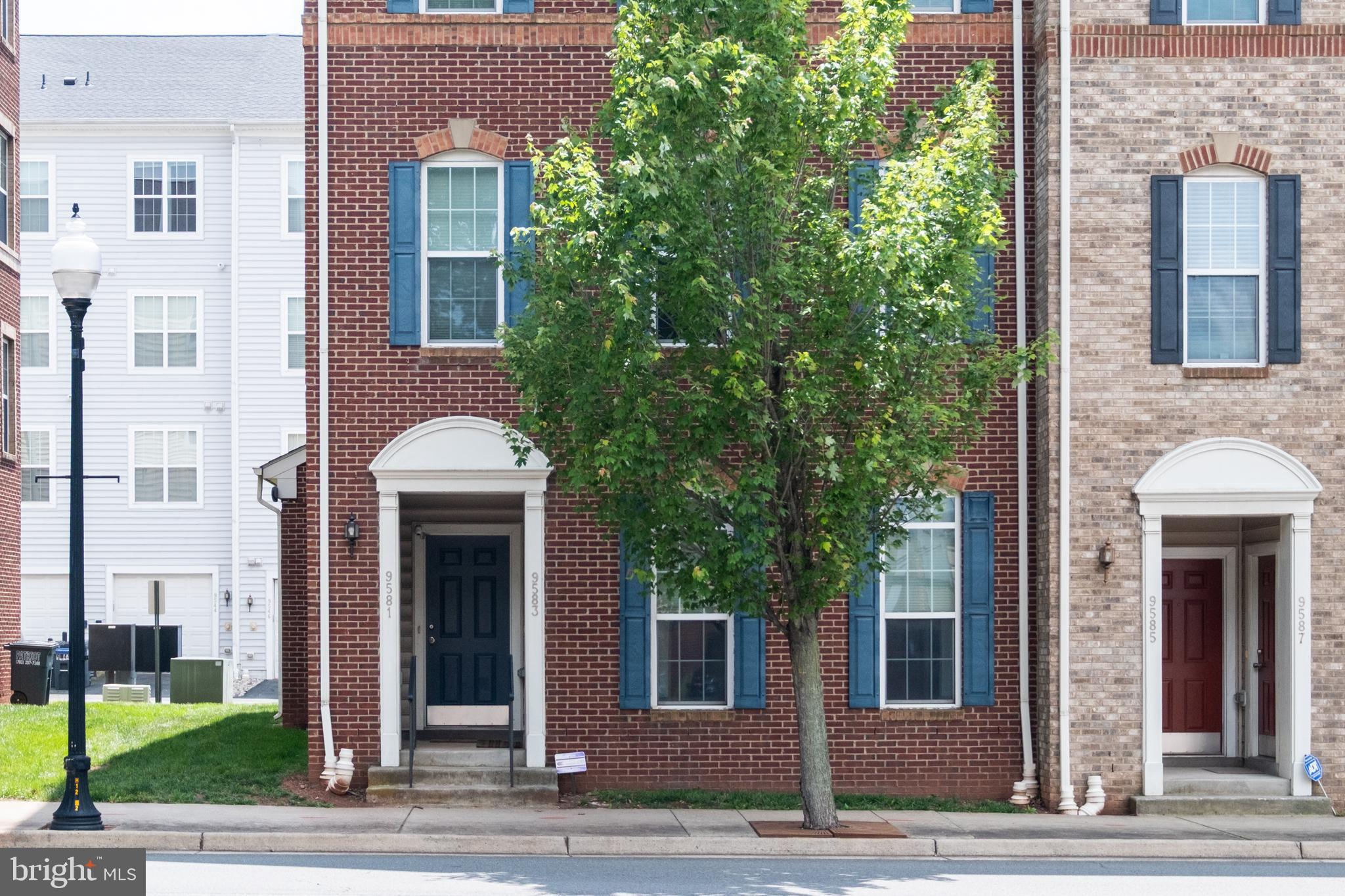 9583 Center Street Manassas, VA 20110 - Photo 3 of 34 3BR, 2.5 bath, 2-level, end-unit condo w/garage