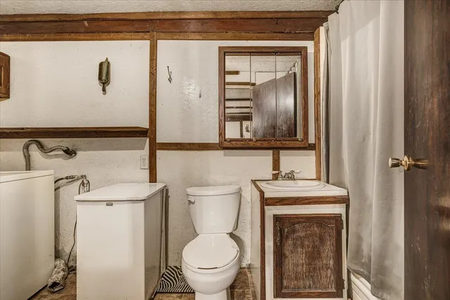 $274,900 | 5750 Wood School Road, Freeport, MI 49325