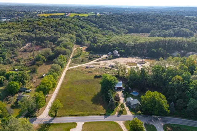 $274,900 | 5750 Wood School Road, Freeport, MI 49325