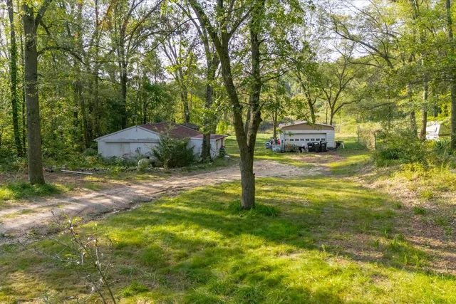 $274,900 | 5750 Wood School Road, Freeport, MI 49325